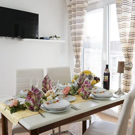 Nona Apartment