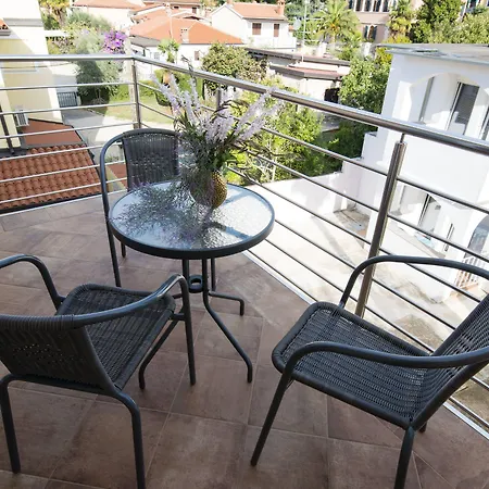 Nona Apartment *