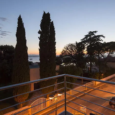 Nona * Umag
