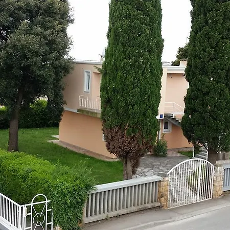 Daire Nona Umag
